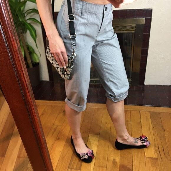 NWT Liz Claiborne black white stripe capris petite - Picture 1 of 8